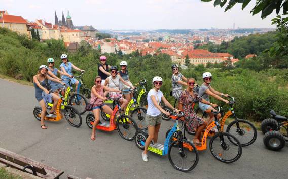 Prag: 2-stündige Private Scooter Tour
