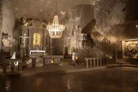 Salzbergwerk Wieliczka: Ticket ohne Anstehen mit Guide