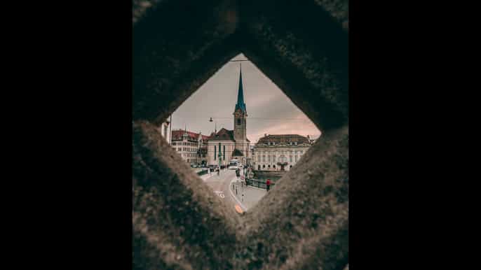 las puertas secretas de zúrich paseo de exploración