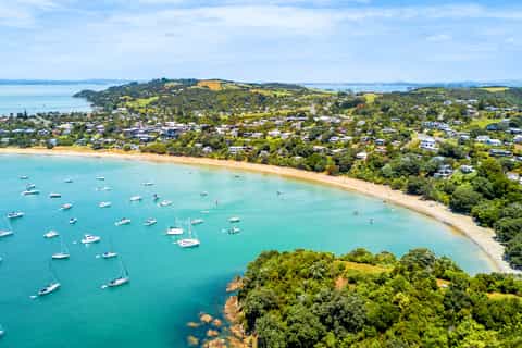 Waiheke Island E-Bike Hire, Ferry Tickets & Picnic Lunch