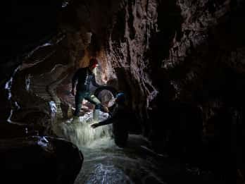 Black Abyss — calata, zipline e tubing