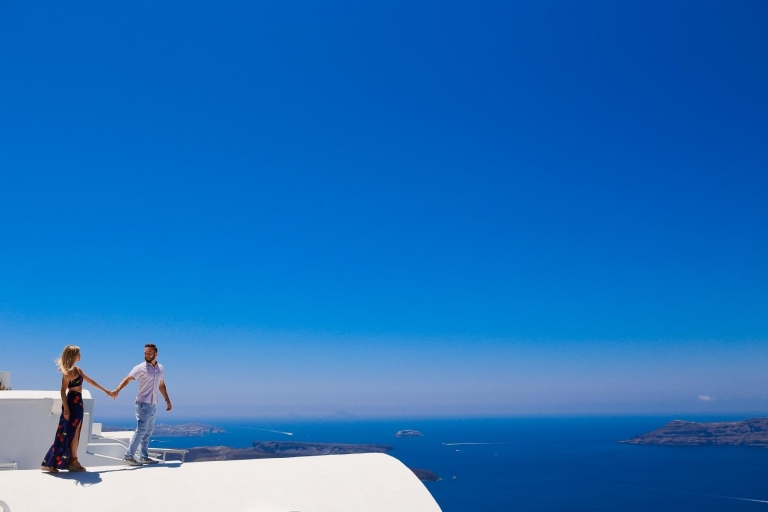 Santorini: fotoshoot met een privé-vakantiefotograaf3 uur + 75 foto's op 3 locaties