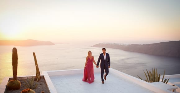 Santorini: Private Photoshoot with a Local Photographer