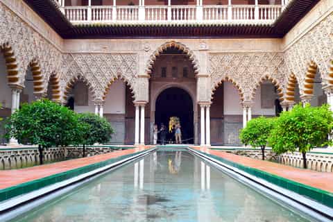 Seville: Royal Alcazar, Cathedral, and Giralda Guided Tour