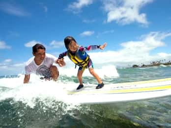 Oahu: Kinder Surfunterricht in Waikiki Beach Oahu: Kinder Surfunterricht in Waikiki Beach
