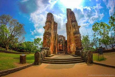 Day Trip to the Ancient Capital of Polonnaruwa From Colombo