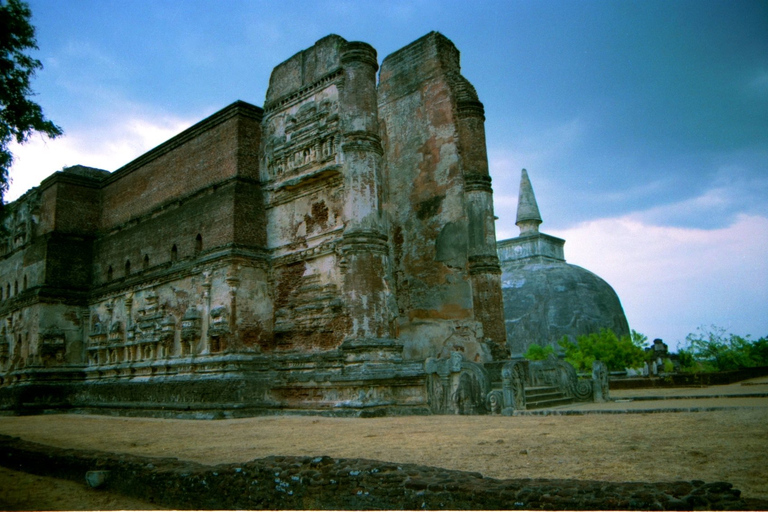 Day Trip to the Ancient Capital of Polonnaruwa From Colombo