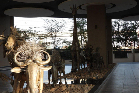 Nairobi: Evening City Tour with Dinner and Hotel Pickup