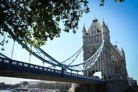 London: Top 30 Sights Walking Tour and Tower Bridge Exhibit