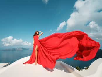 Santorini: servizio fotografico con abito volante