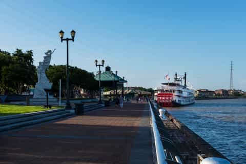 New Orleans Luxury Bus Tour