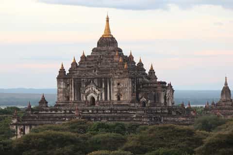 Bagan: visite guidée du temple au coucher du soleil et déjeuner traditionnel