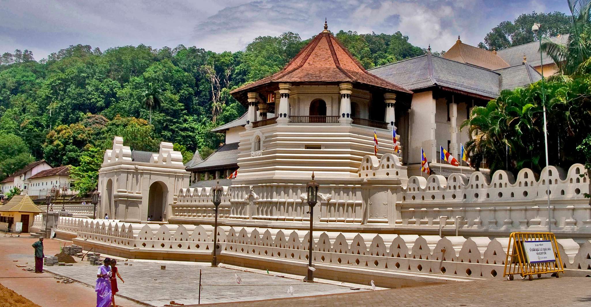 Pinnawala & Kandy Tagestour ab Negombo - Hizvo