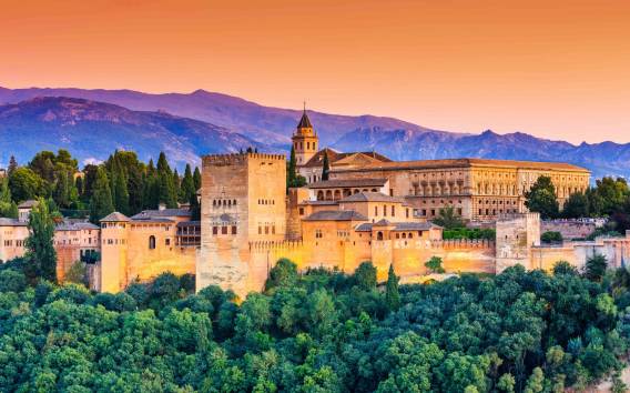 Granada: Ticket Alhambra & Generalife mit offiziellem Guide