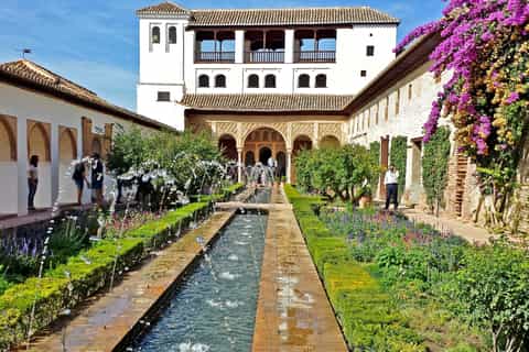 Alhambra: Nasrid Palaces & Generalife Ticket with Audioguide