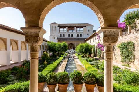 Alhambra: Nasrid Palaces & Generalife Ticket with Audioguide