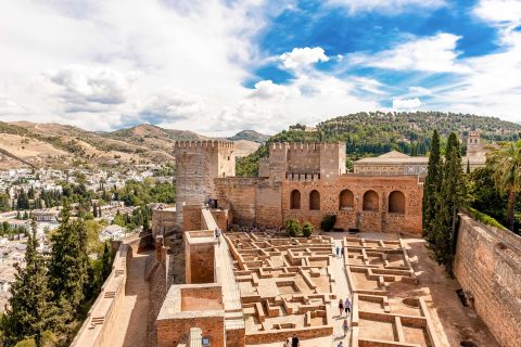 Granada: Alhambra & Generalife Ticket with Audio Guide