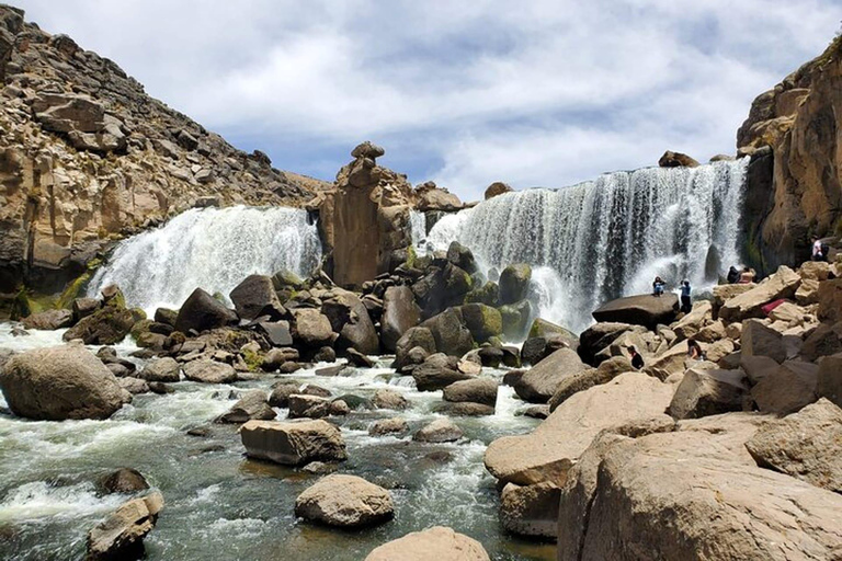 Arequipa | Wodospady Pillones i skalny las