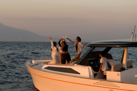 De Positano: excursão particular a Capri em um barco Gozzo