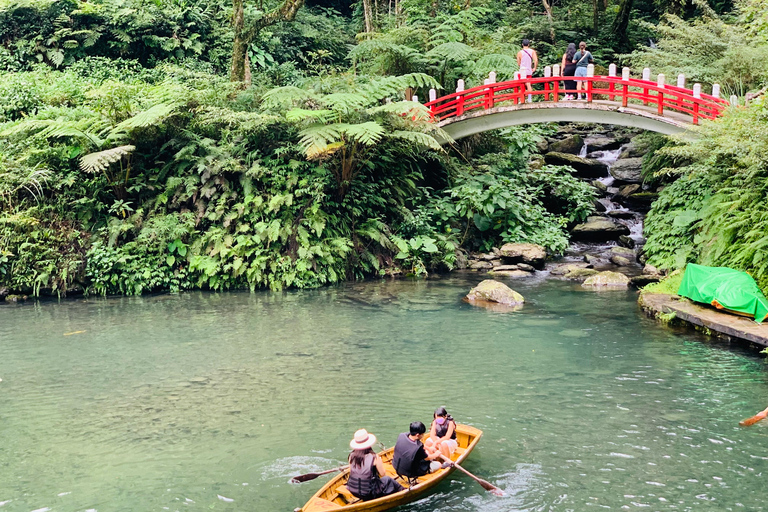 Taipei: 8 Hours Private Day Tour in Wulai with Benz Vito Wulai 8 hours day tour at 2026 Chinese New Year