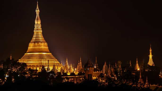 yangon by night mercados bar na cobertura e shwedagon