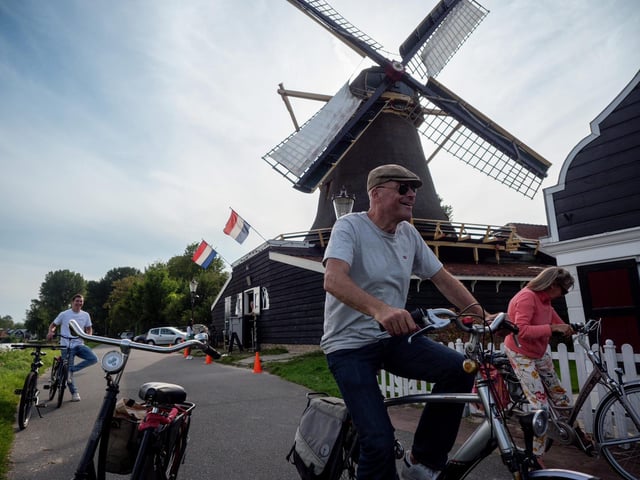 Ámsterdam: paseo tranquilo en bicicleta por los molinos y el campo