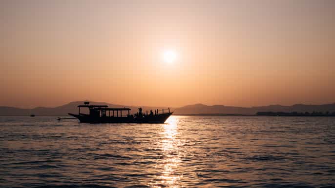 bagan private sunset boat ride with cocktails