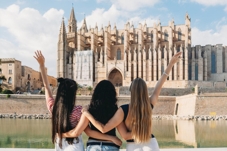 Palma: Old Town & Waterfront Private Photoshoot Ultimate: 50 photos + cinematic video reel | 90 mins