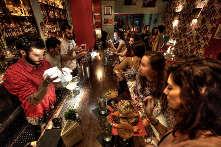 Ateny nocą: zwiedzanie, alkohole i jedzenieAteny nocą