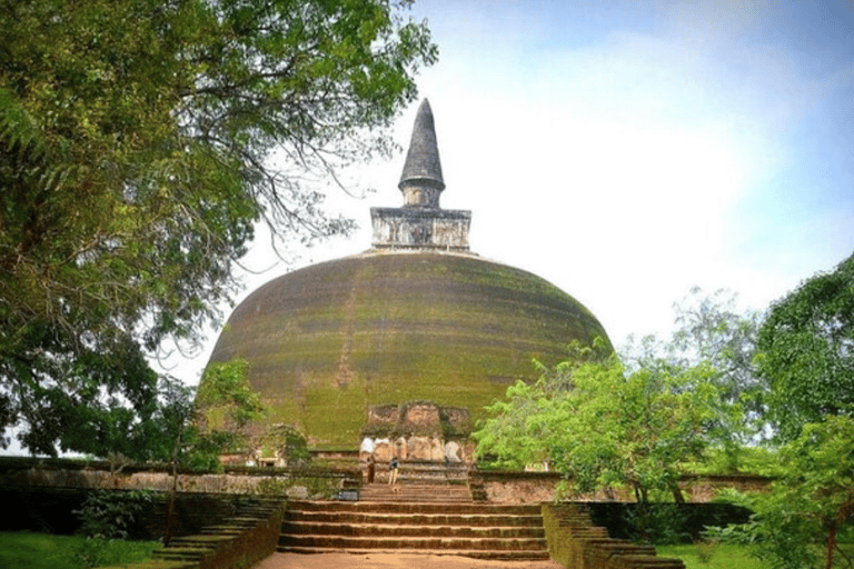 Anuradhapura: Tuk Tuk Tour with Temples & Hidden Stories Standard Package (Budget Option)