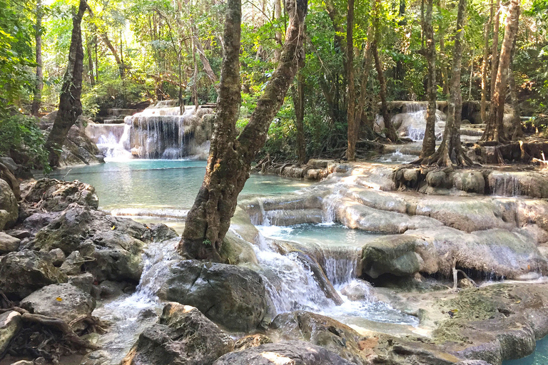 Ab Bangkok: Erawan-Wasserfall & Highlights von Kanchanaburi