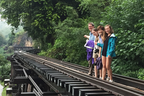 Ab Bangkok: Erawan-Wasserfall & Highlights von Kanchanaburi