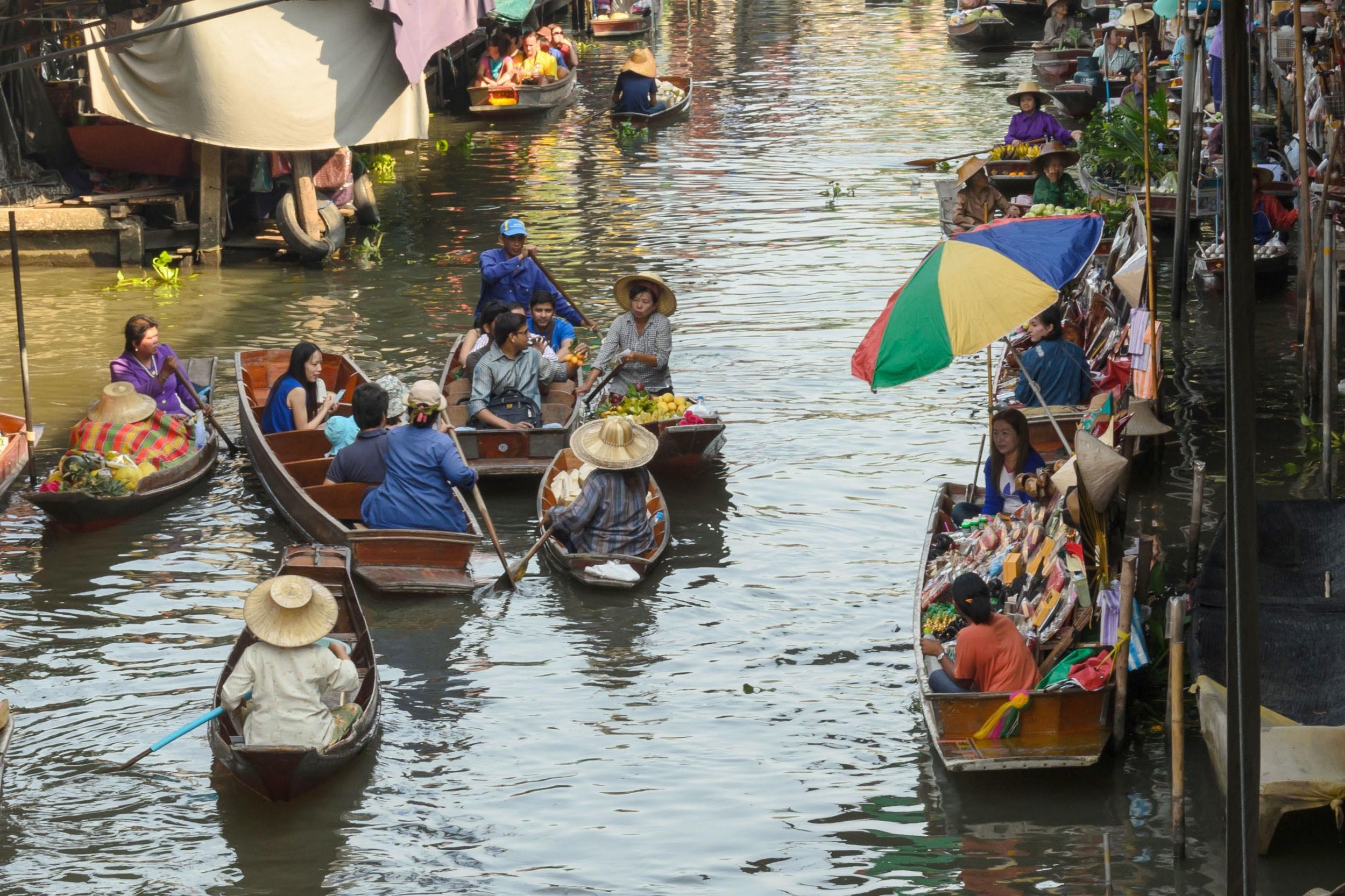 Von Bangkok aus: Kanchanaburi Tour mit Besuch des schwimmenden Marktes