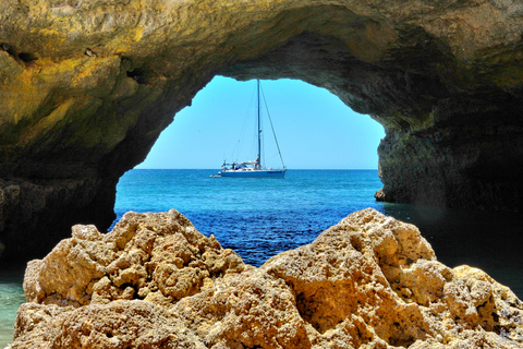 Albufeira: 3-Hour Yacht Daytime/Sunset Cruise to Benagil Albufeira: 3-Hour Yacht Cruise to Benagil