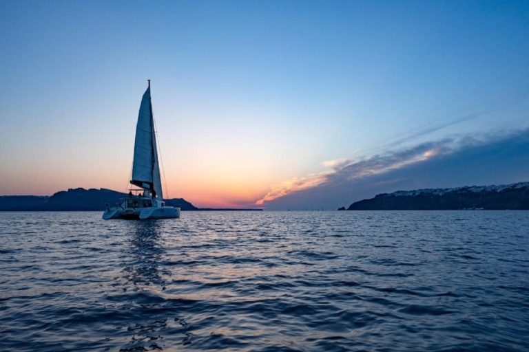 Santorini: Luxury Sunset Cruise with Dinner & Open Bar