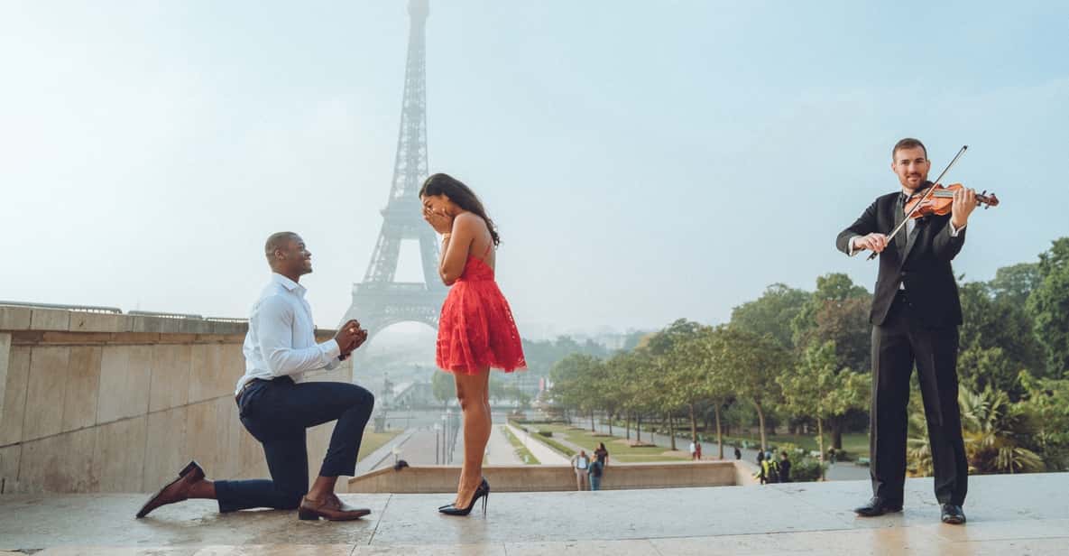 Paris: Photo Shoot with a Private Travel Photographer