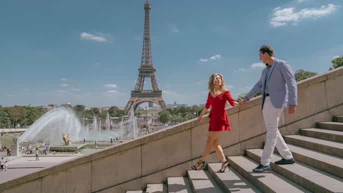 paris photo shoot with a private travel photographer