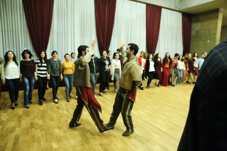 Yerevan: Armenian Dance Class with Local Instructor