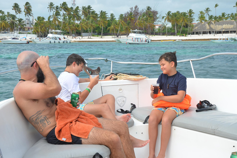 PuntaCana: Private Luxury Family BoatCruise with snorkelling