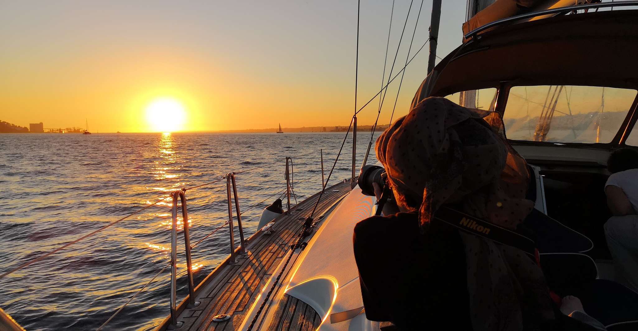 Lisbon: 2-Hour Sunset Sailing Tour on Luxury Sailing Yacht