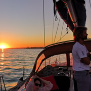 Lisbonne 2 Heures En Voilier De Luxe Au Coucher Du Soleil GetYourGuide