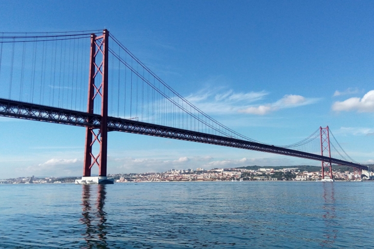 Lisbonne : Croisière de 2 heures en yacht de luxe sur le fleuve Tagus et visite guidée