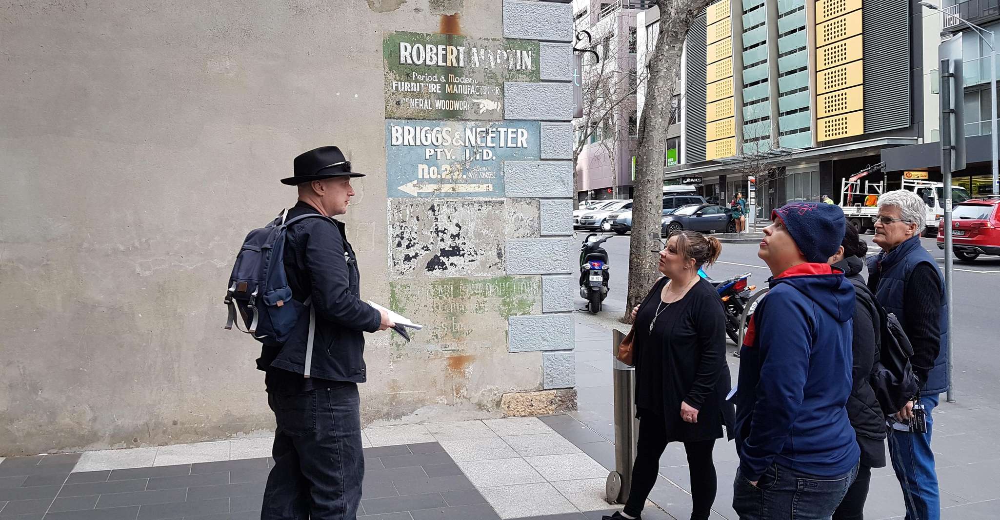 Melbourne: Gangsters, Brothels and Lolly Shops Tour photo 5