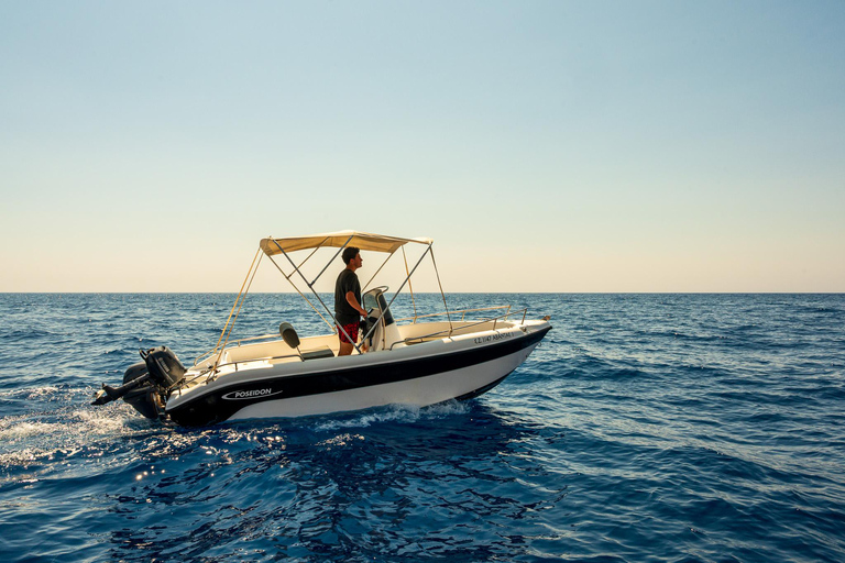 Zakynthos: Shipwreck Beach and Blue Local Caves Boat Cruise