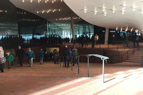 Hamburg: Elbphilharmonie Guided Walking Tour