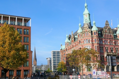 Hamburg: Elbphilharmonie Plaza and HafenCity Food Tour Group Tour in German