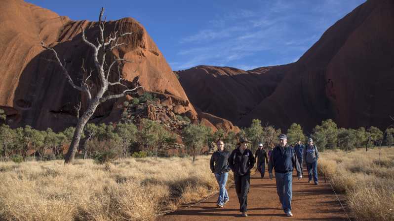Uluru: Guided Trek of Uluru's Base in a Small Group