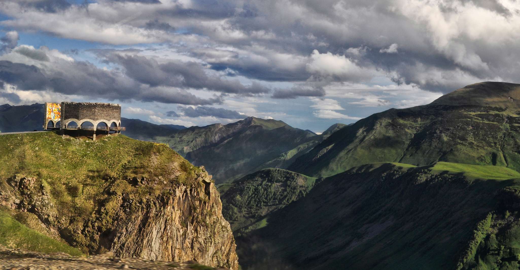 Desde Tbilisi, Tour Cultural de las Montañas Ananuri-Kazbegi - Hizvo