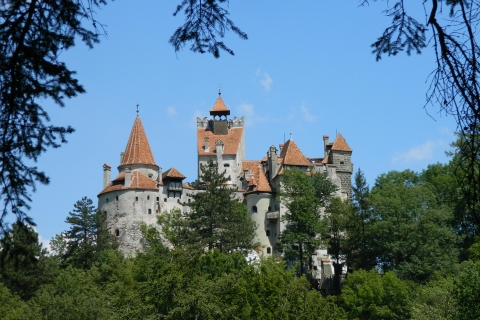 Discover the secrets of Transylvanian Castels Bucharest: Dracula's Castel, Peles Castel, Cantacuzino
