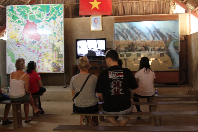 Haven van Phu Huu: Cu Chi-tunnels en War Remnants MuseumHavenservice is inbegrepen
